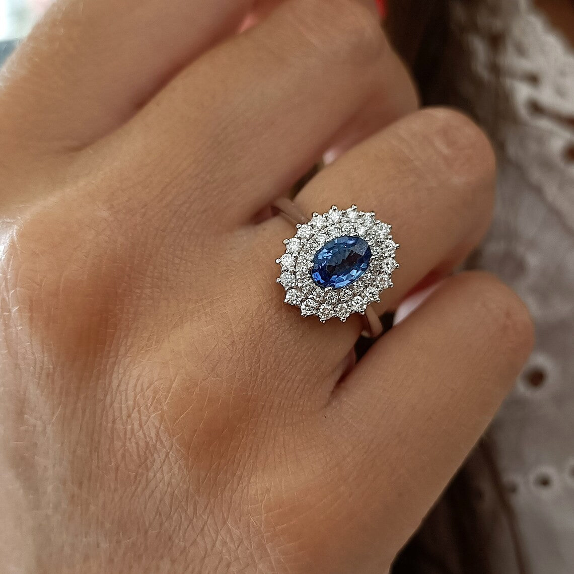 Sapphire ring with diamonds - oval cut