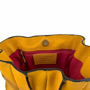 CAPRI WATCH - Borsa "Marta" Yellow realizzata in pelle “pieno fiore” di vitello con stampa "Alce”, foderata internamente in pelle scamosciata, con tracolla - 5777 10