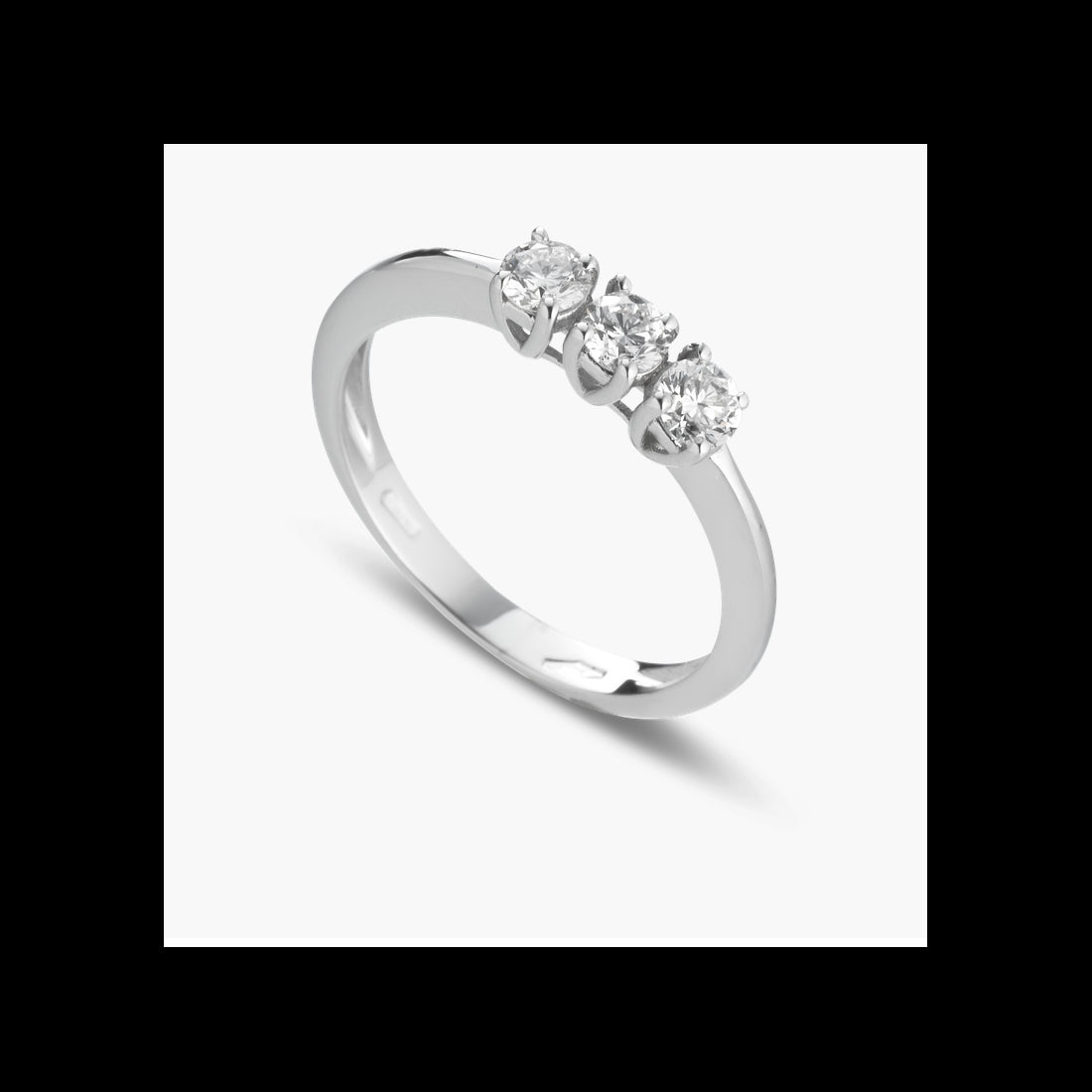 Trilogy Lucciole ring in white gold with diamonds